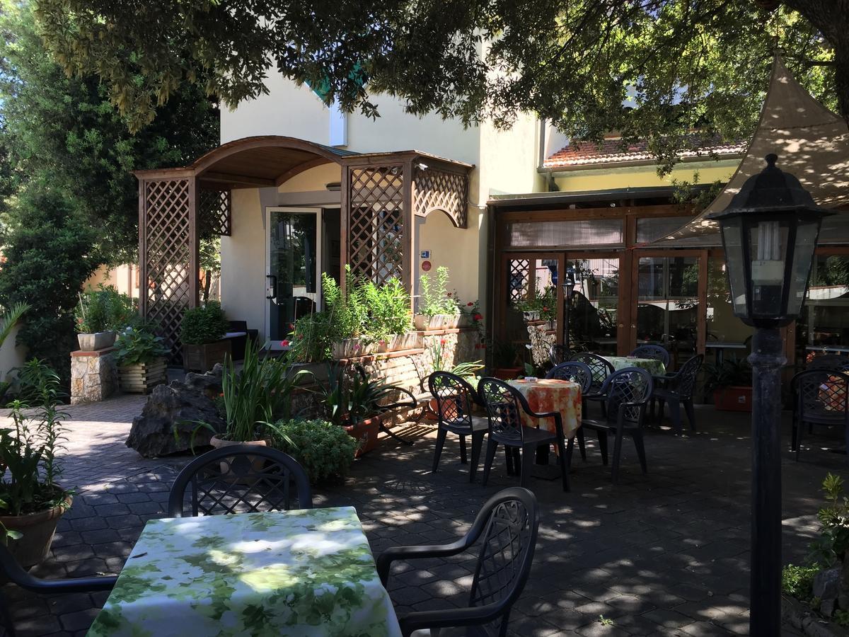 Hotel Il Pino San Vincenzo Esterno foto
