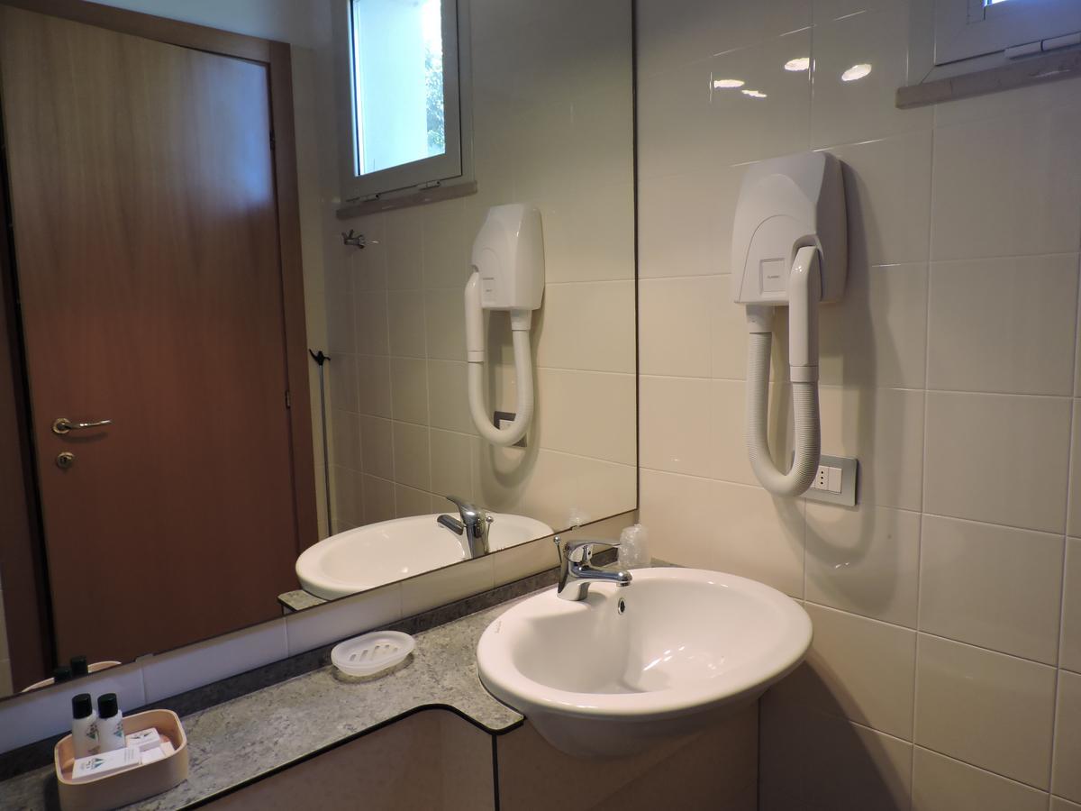 Hotel Il Pino San Vincenzo Esterno foto
