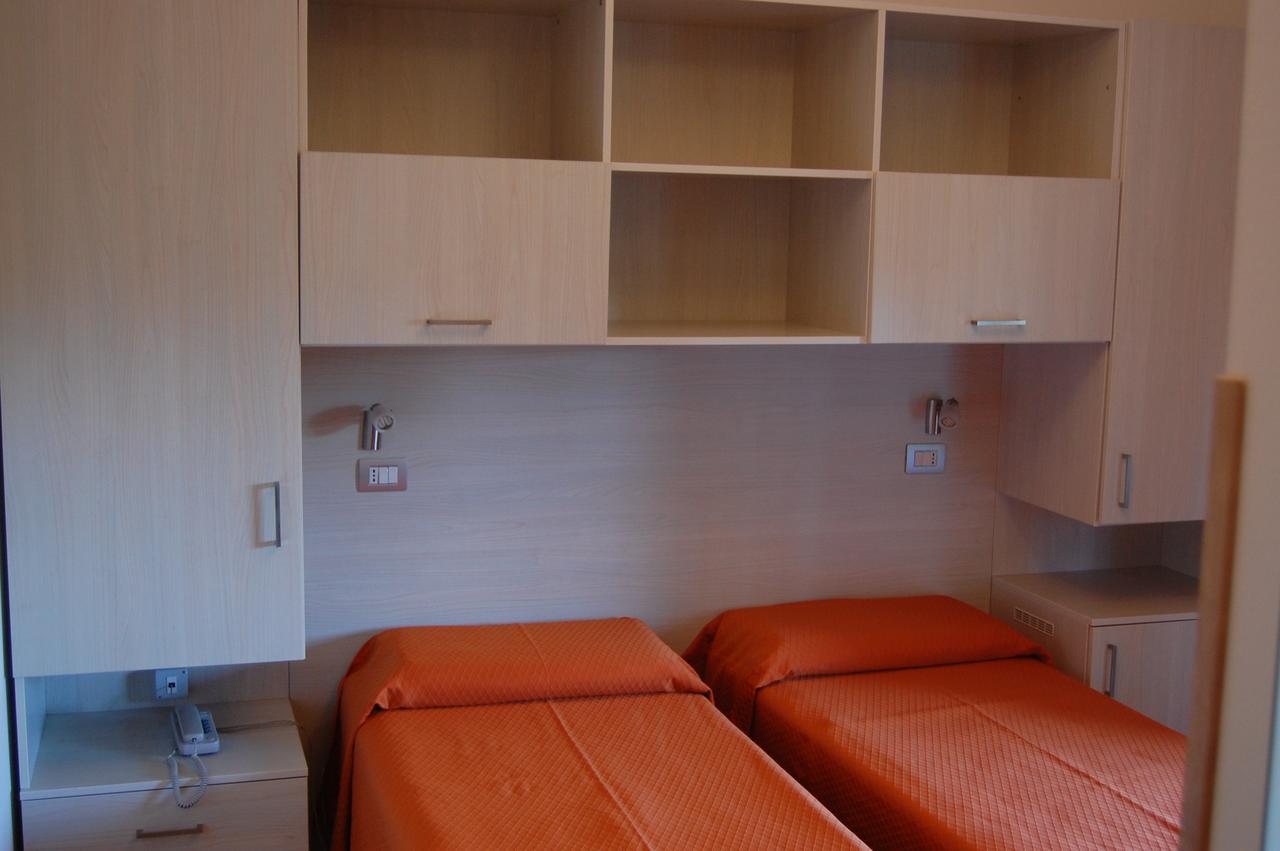 Hotel Il Pino San Vincenzo Esterno foto
