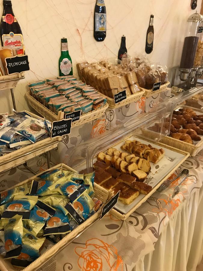Hotel Il Pino San Vincenzo Esterno foto