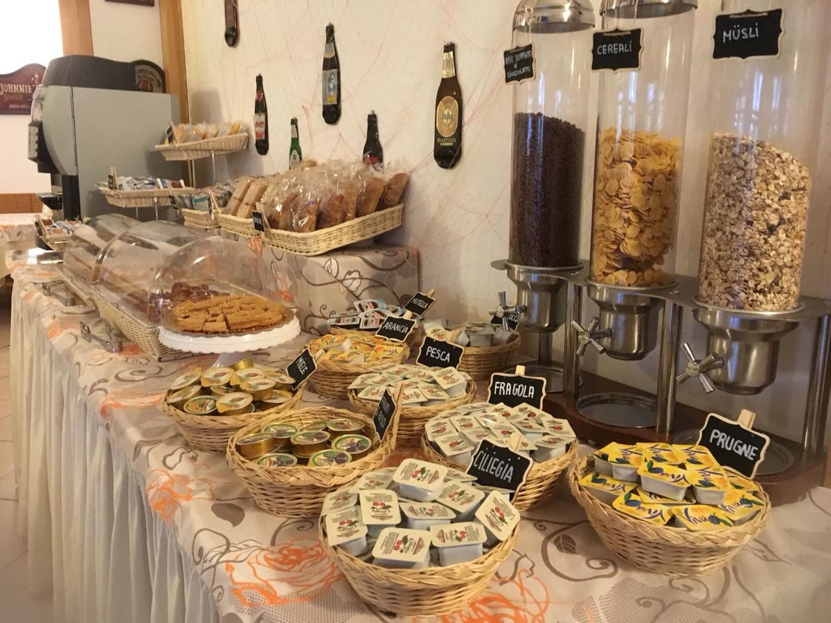 Hotel Il Pino San Vincenzo Esterno foto